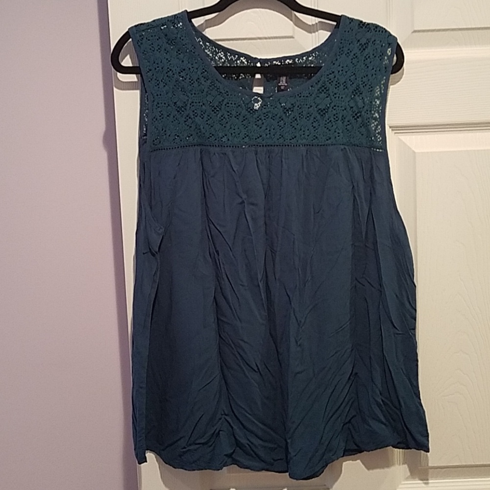 Teal sleeveless blouse